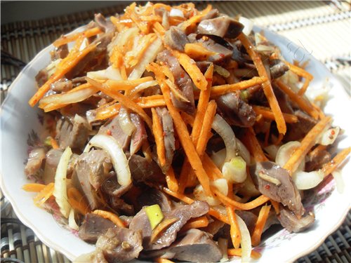 Салат из куриных желудков с корейской морковью рецепт Салат из куриных желудков с корейской морковью рецепт