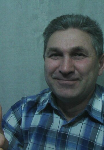 Моя фотография - Владимир, 65 из Гуково (@vkaloshin59)