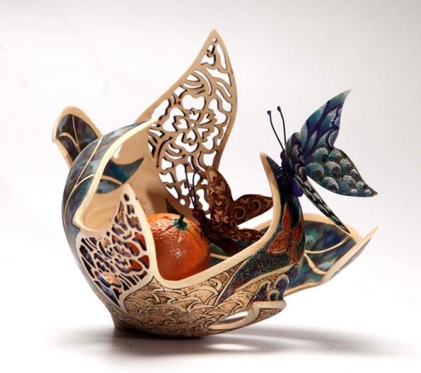 Картинки по запросу Joey Richardson создает невероятно красивые вазы-цветы из древесины.