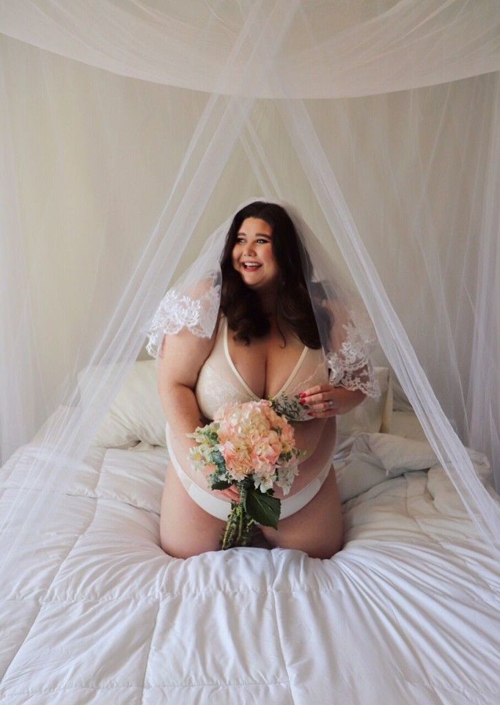 Screaming curvy midget bride